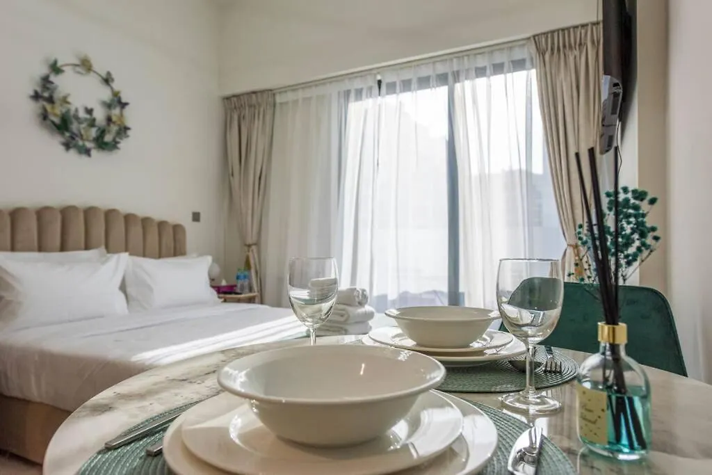 Lovely Studio By Skylight Dubai