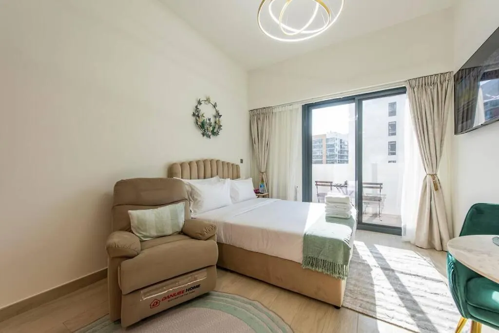 Lovely Studio By Skylight Dubai Apartment