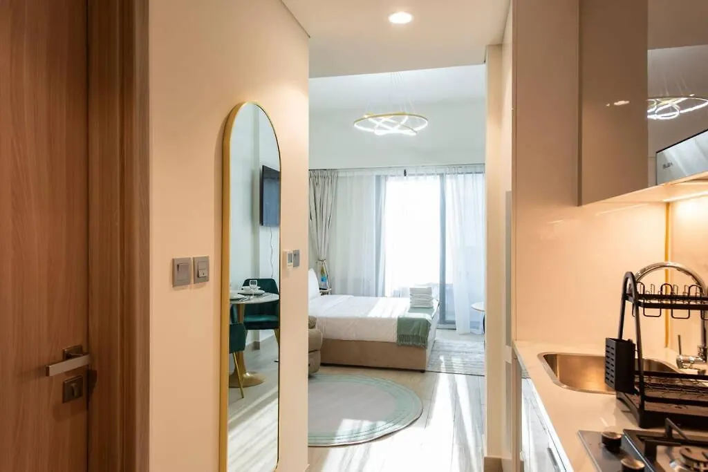 Lovely Studio By Skylight Dubai Apartment